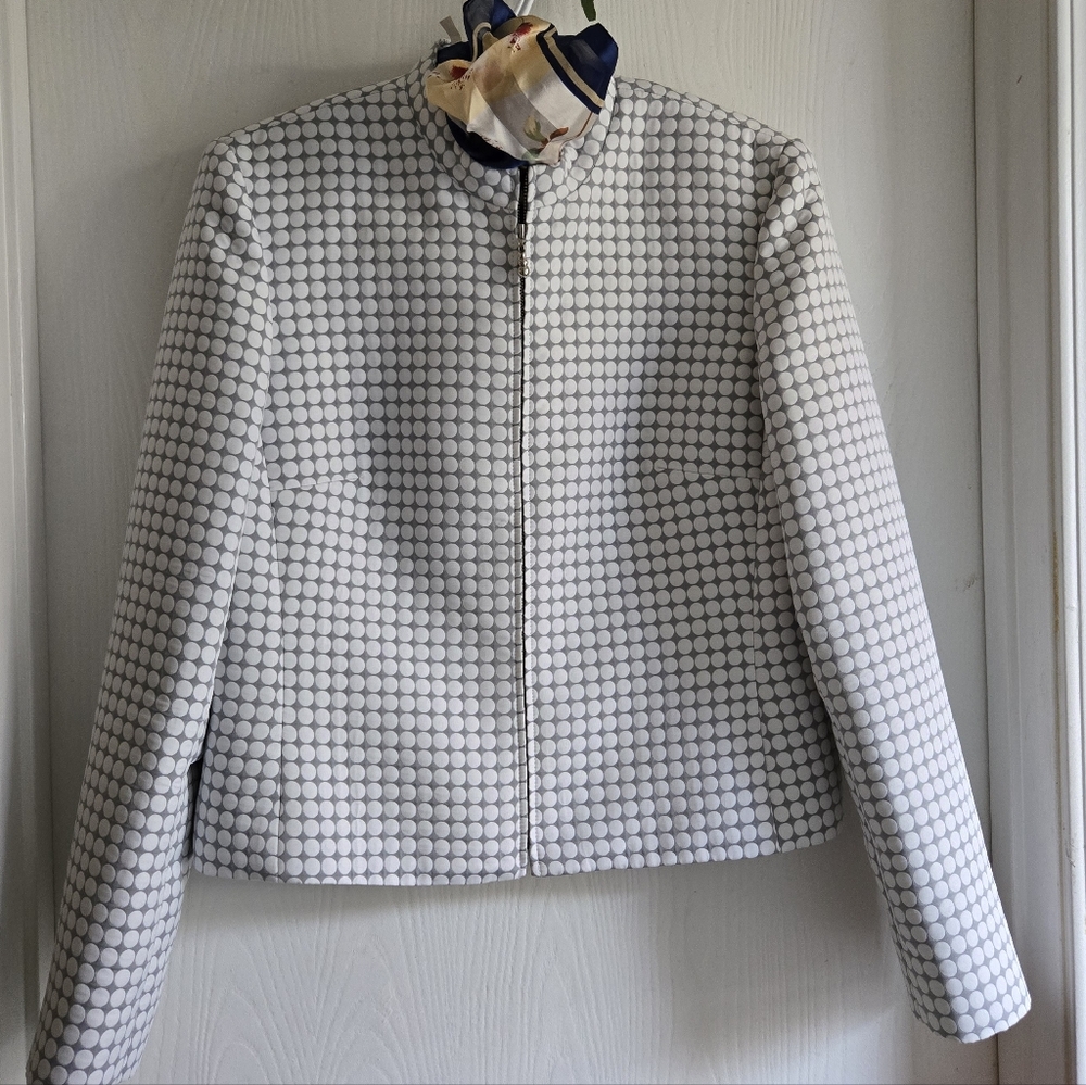 Louben | Quilted White /Gray Cropped Chic Jacket - Picture 6 of 11